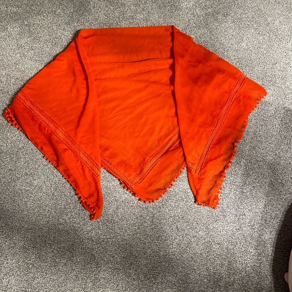 Danier scarf - Picture 3 of 4